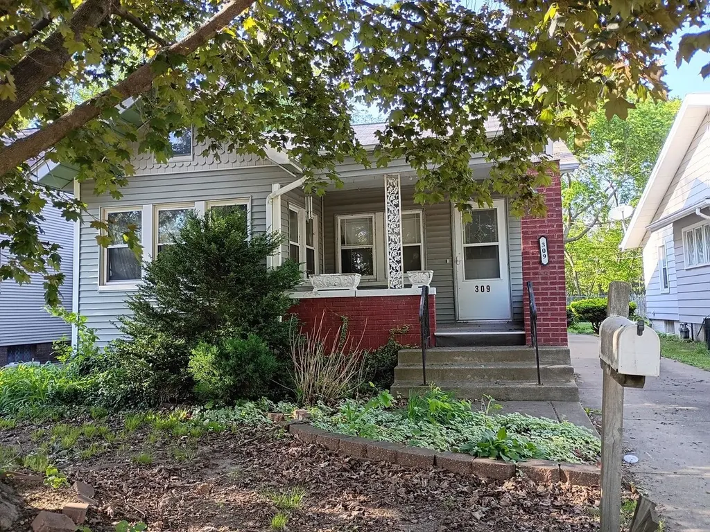 309 W Hanssler PI