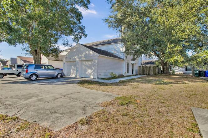 1817 Crystal Grove Dr