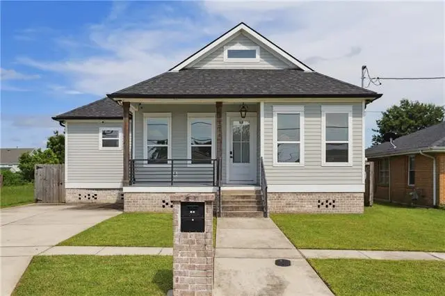 2313 Aycock St