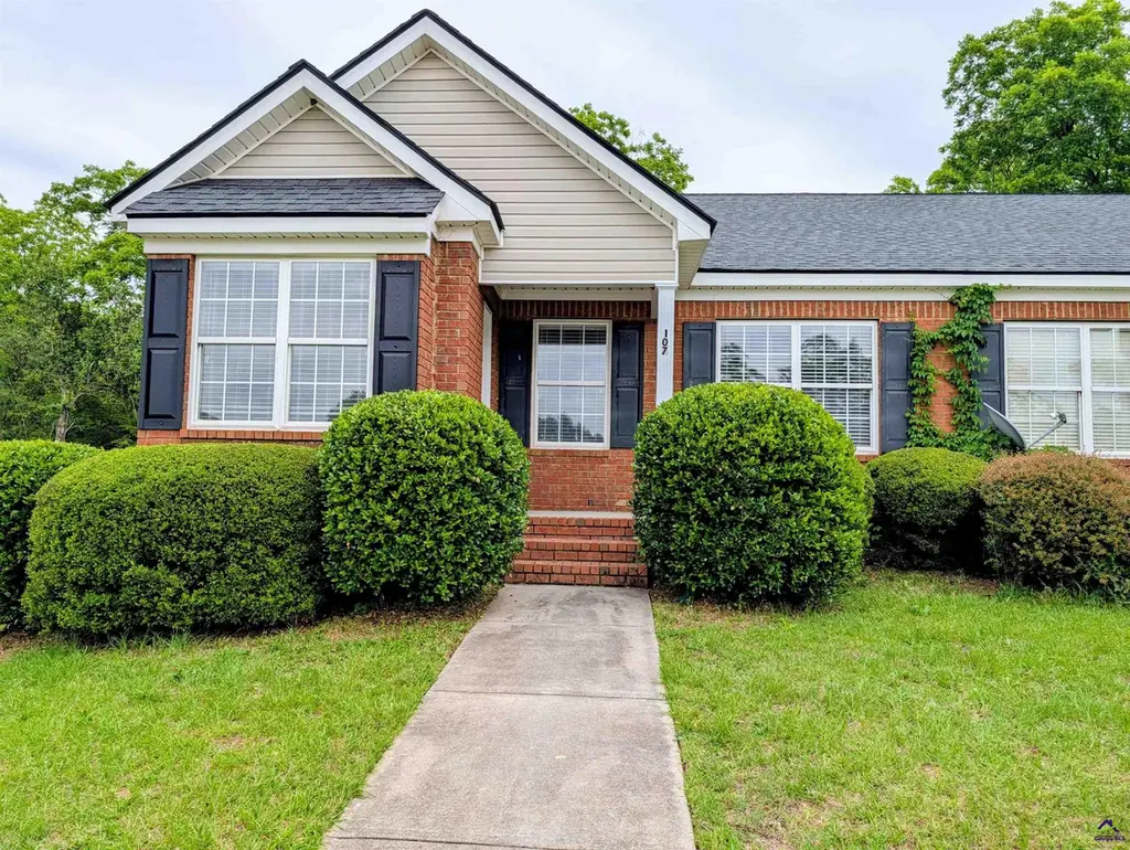 107 North Pointe Dr