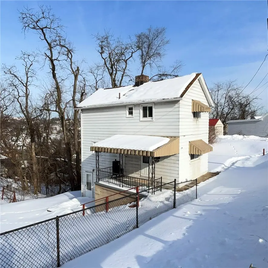 1360 Center St