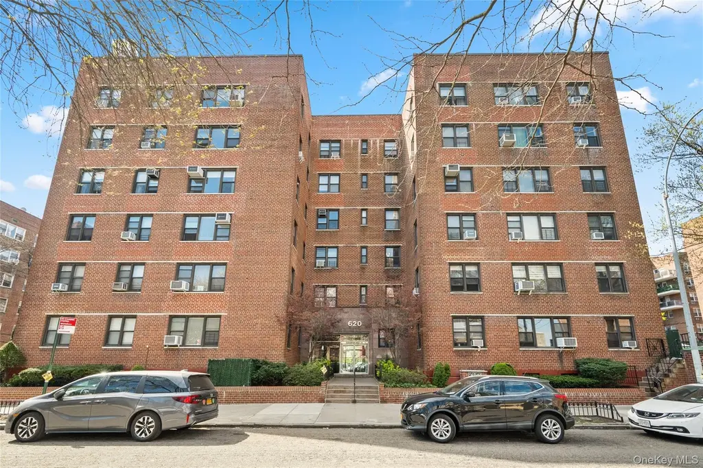 620 West 239th Unit 4A
