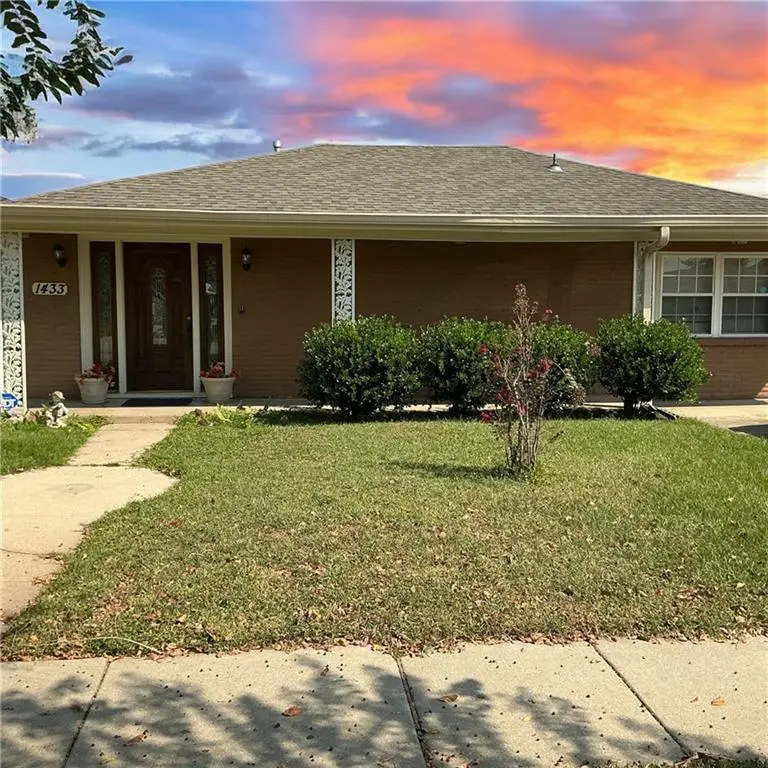 1433 Perrin Dr