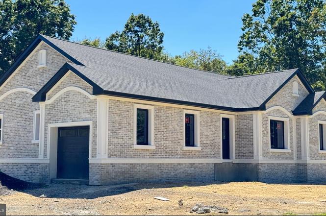 350 Honeymoon Rd