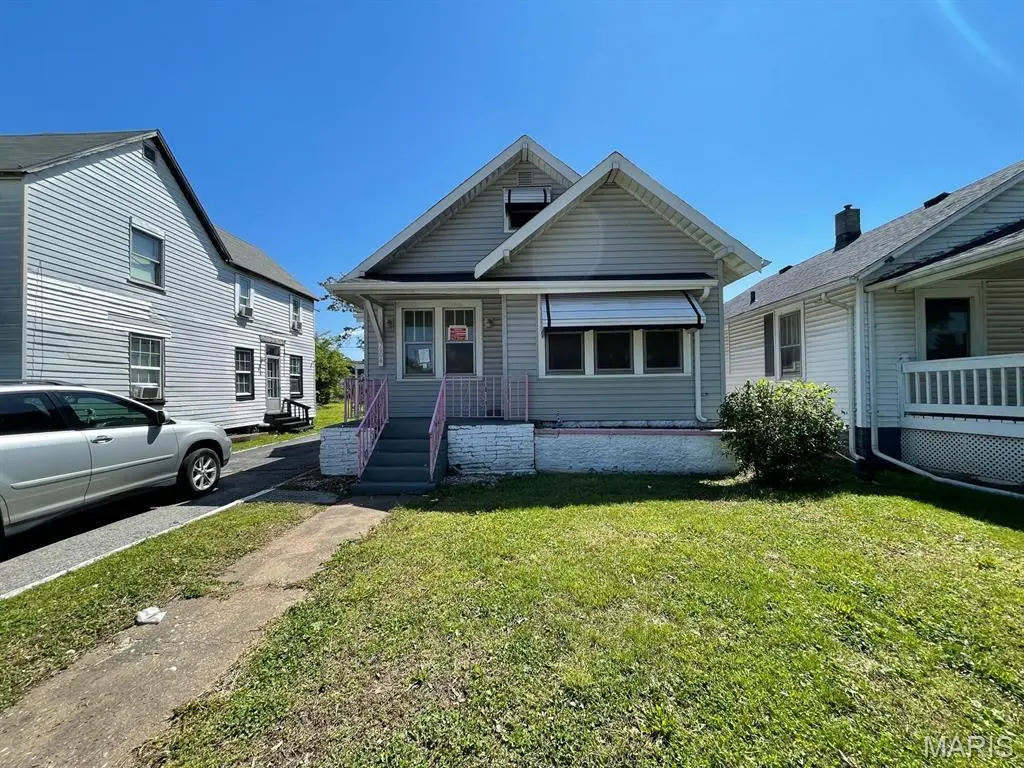 3004 Myrtle Ave