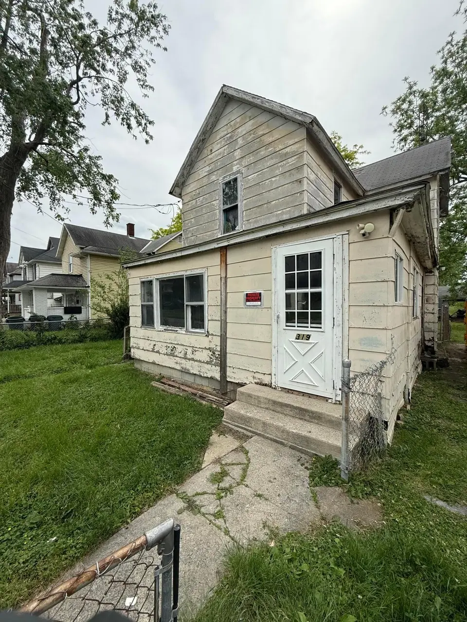 319 Uncapher Ave