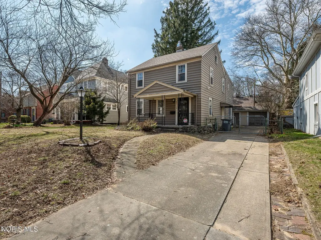 2713 Goddard Rd