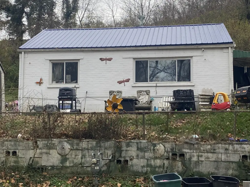 678 Lexington Pike