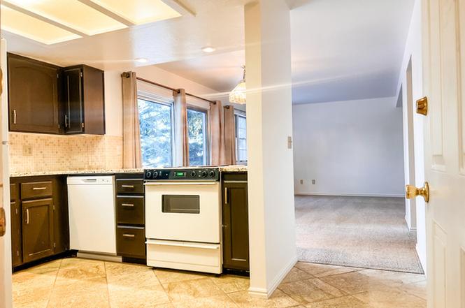 939 Schneitter Cir #3