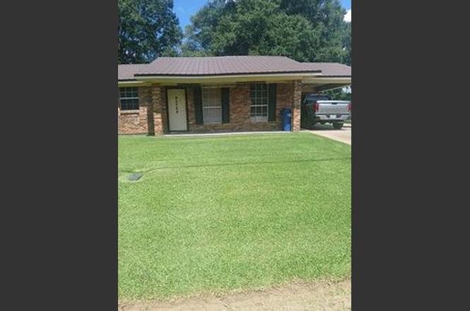 1009 Lotus Dr