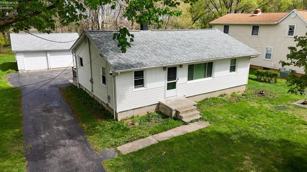3015 Boos Rd