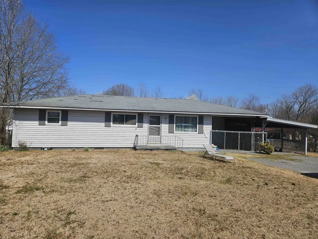 131 Lakeview Dr