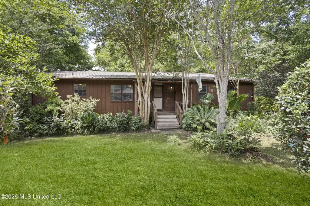 2831 Belmont Dr
