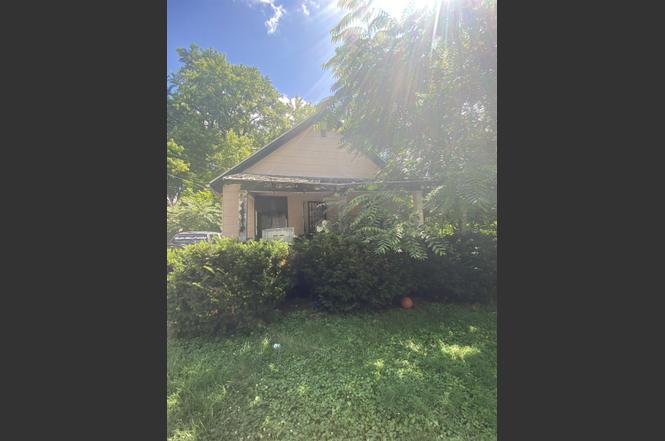 1318 Cronk Ave