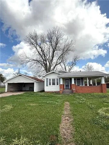 121 Front St