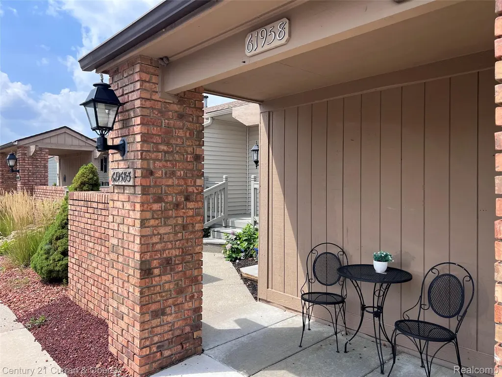 61958 Ticonderoga Dr