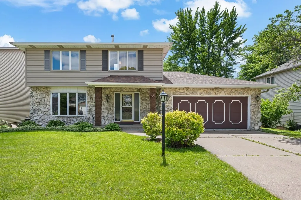 1705 Queens Dr
