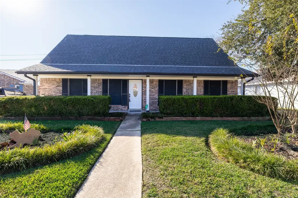 1735 Eastfield Dr