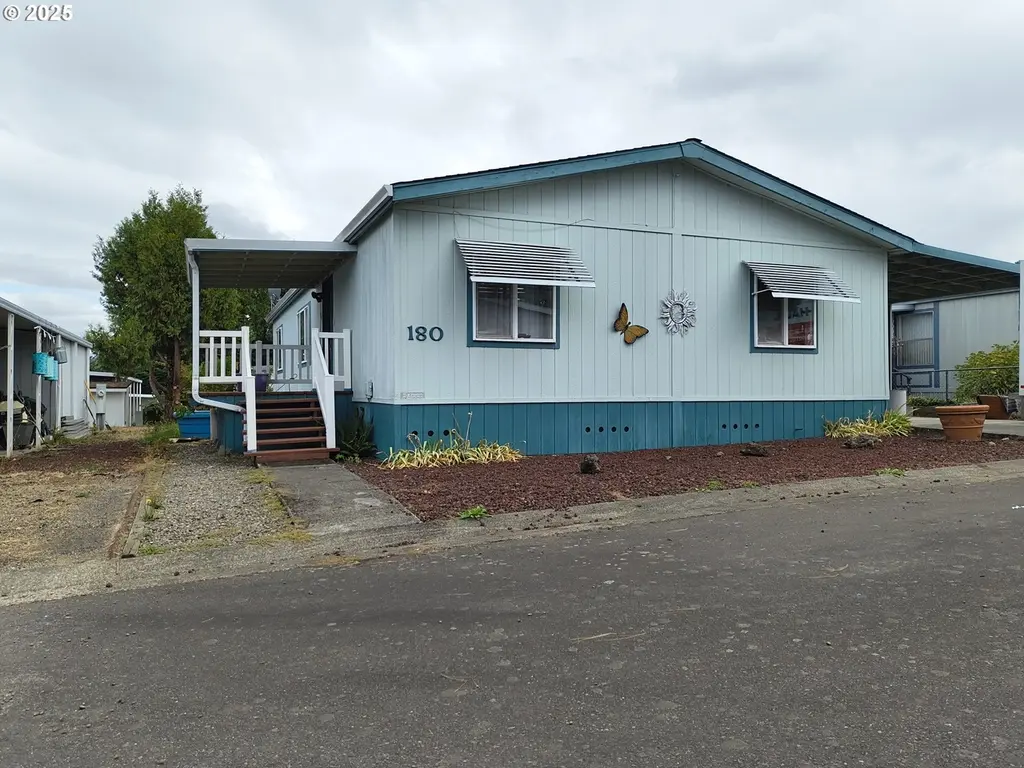 180 Twin Oaks Loop