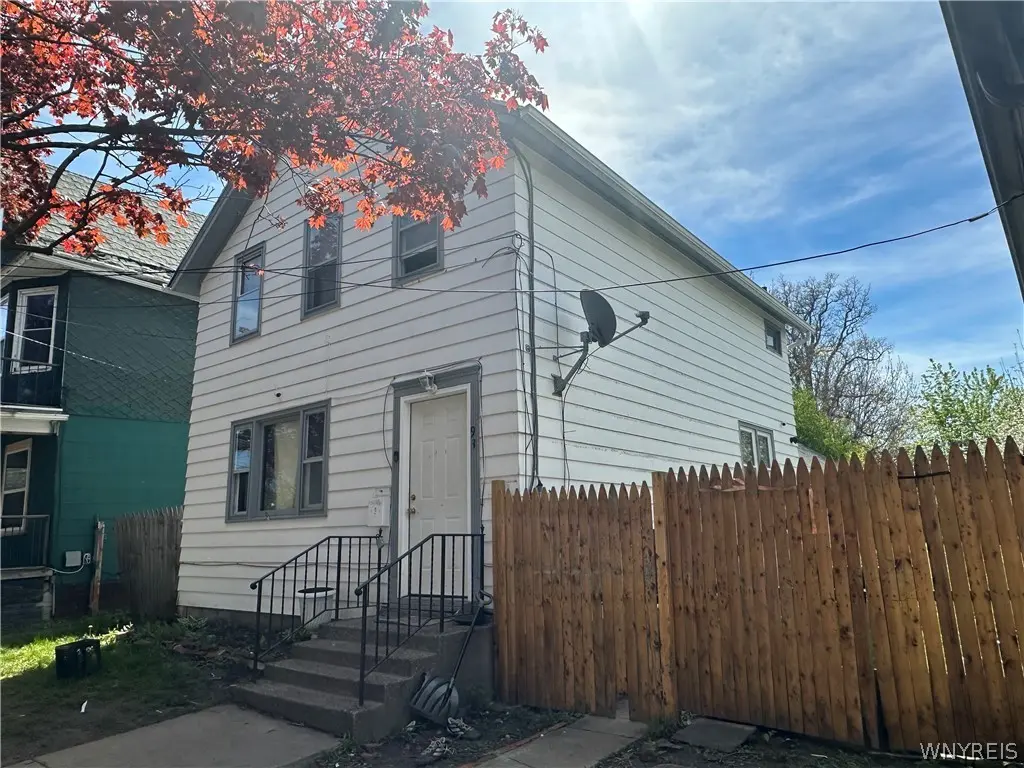93 Farmer St