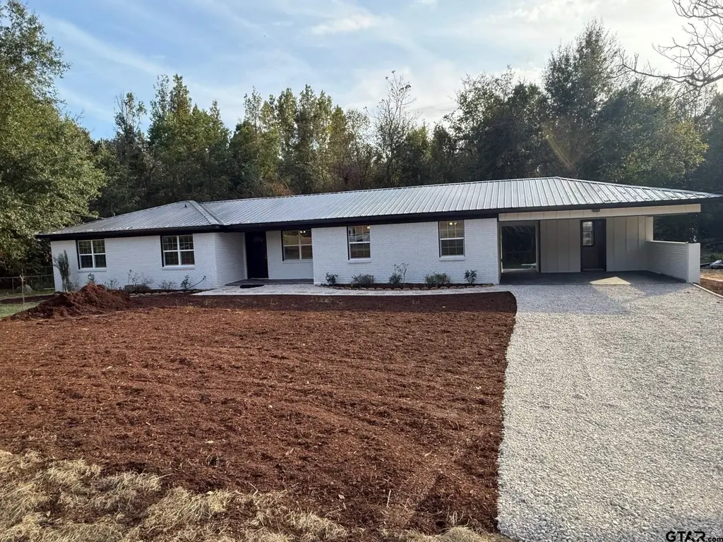 3248 E US 79