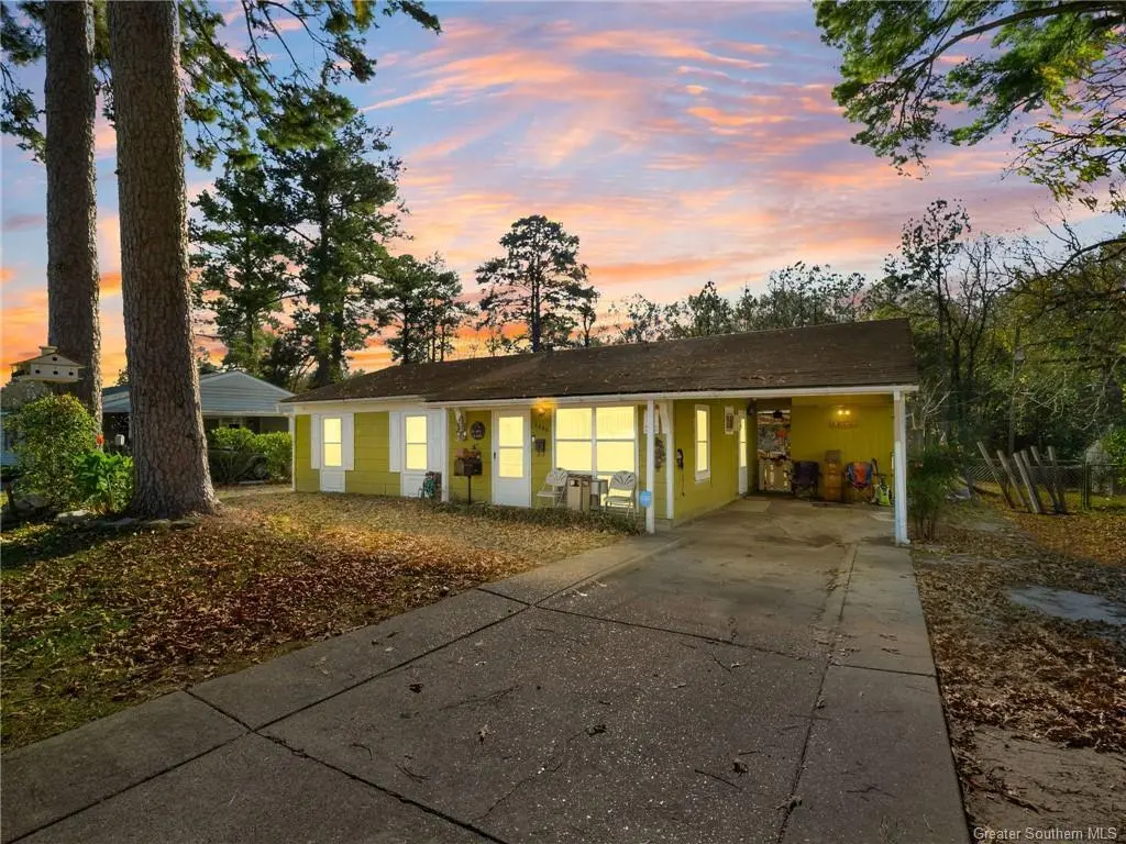 1404 Aaron Ave