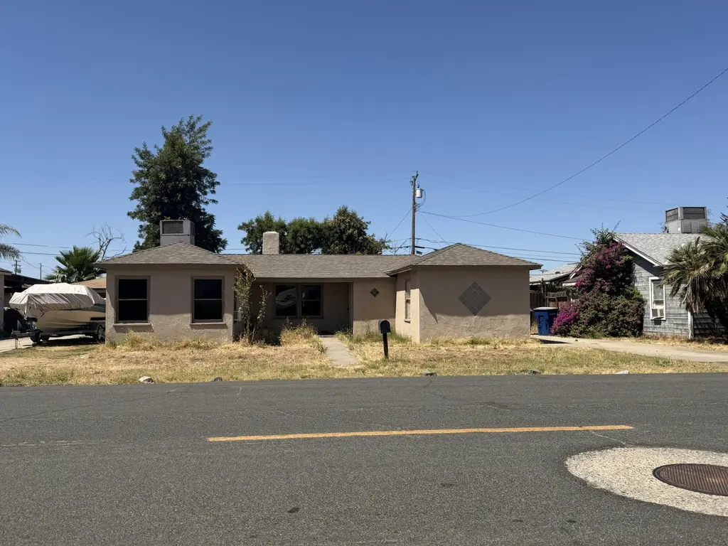 710 E Elm St