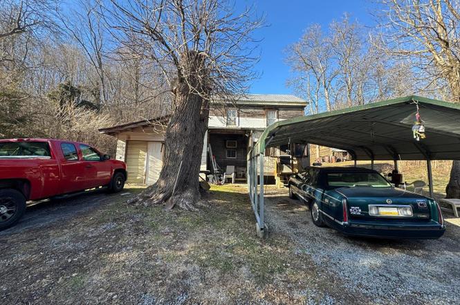 212 Benton Rd