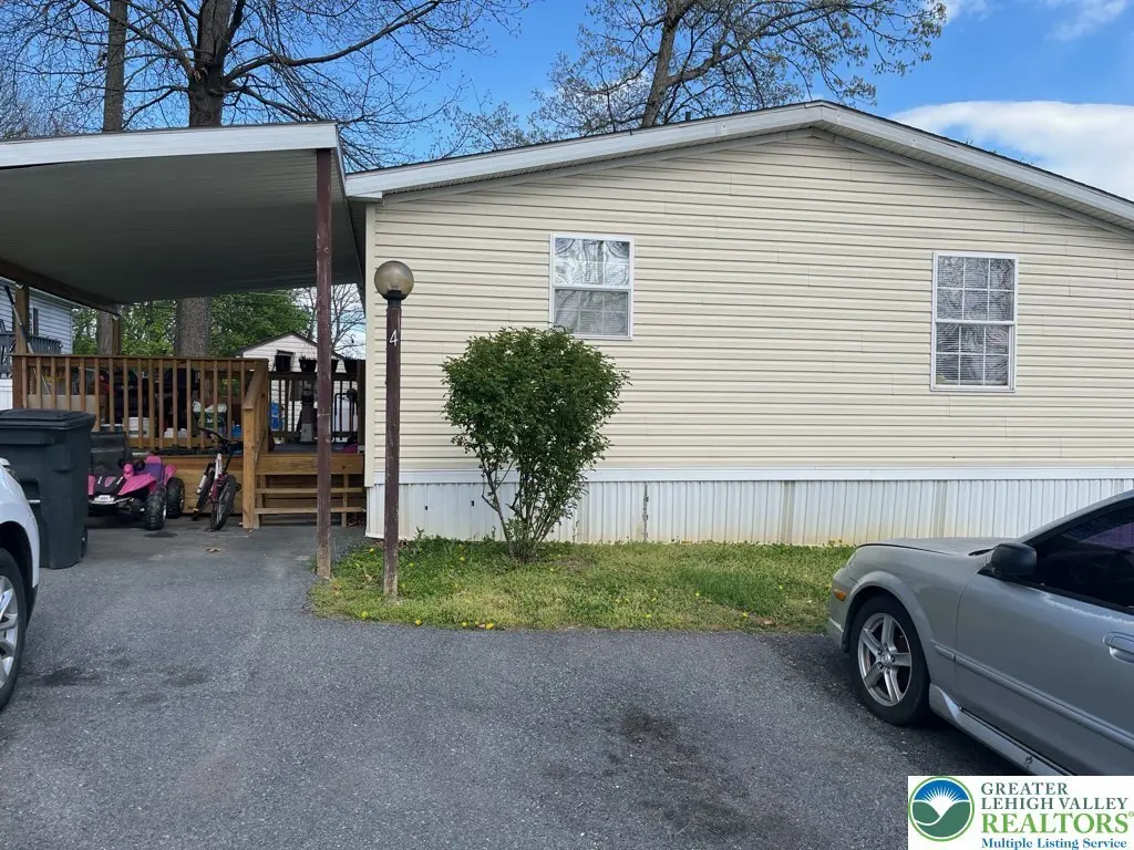 4 Briarwood Ct N