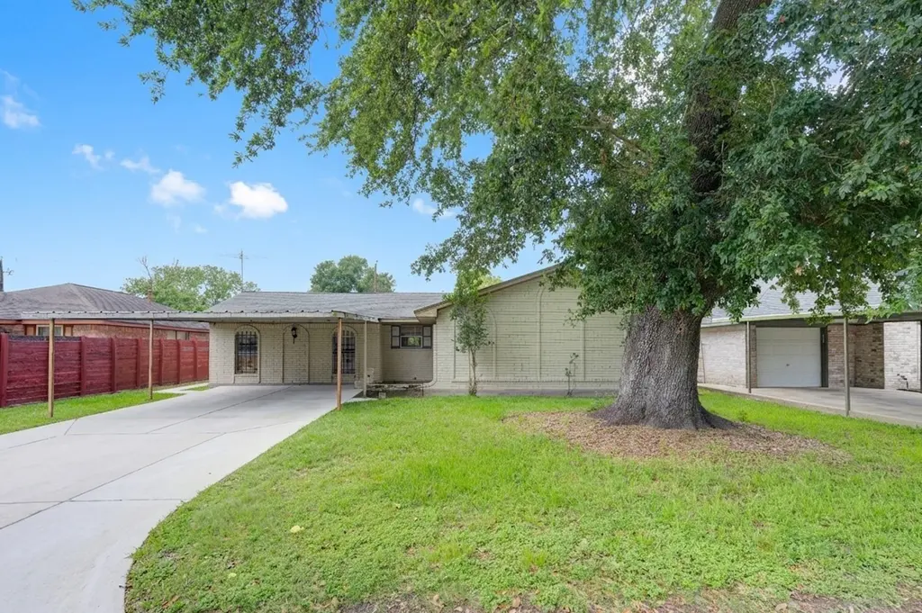526 Hidden Valley Dr