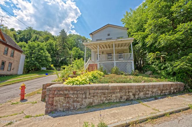 92 Furnace St