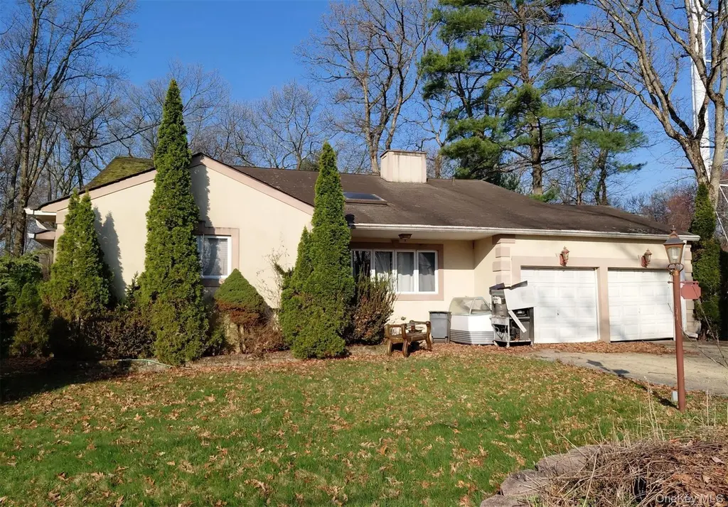 30 Birchwood Ln