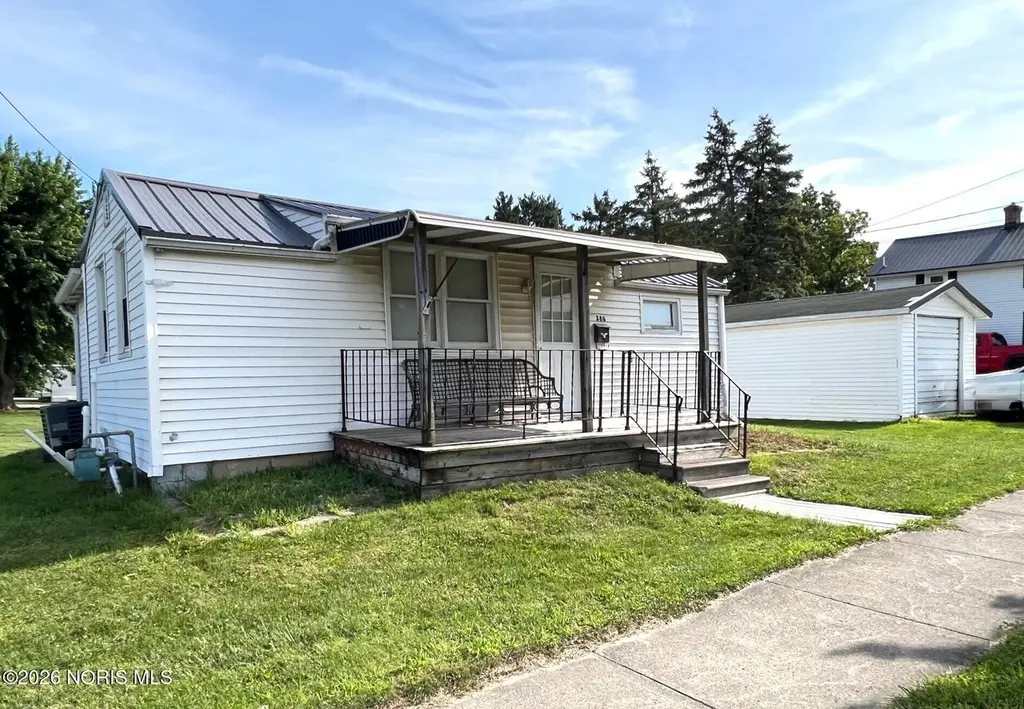 386 W Finley St