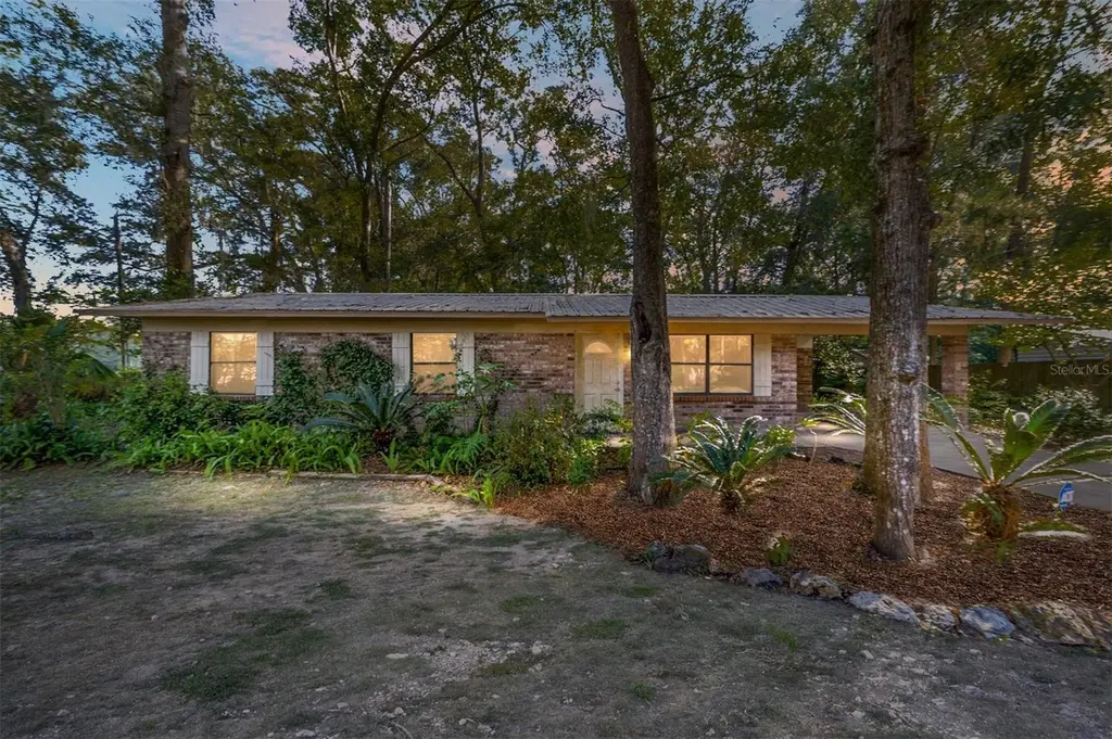 405 SW 257th Ter