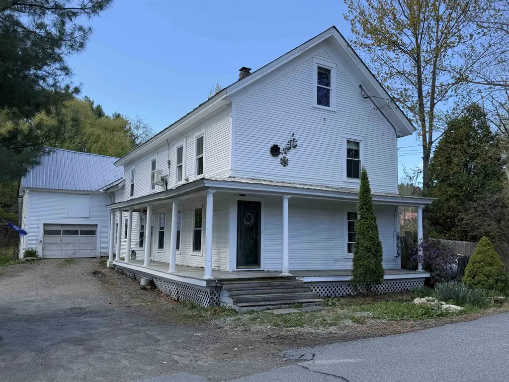 397 River St