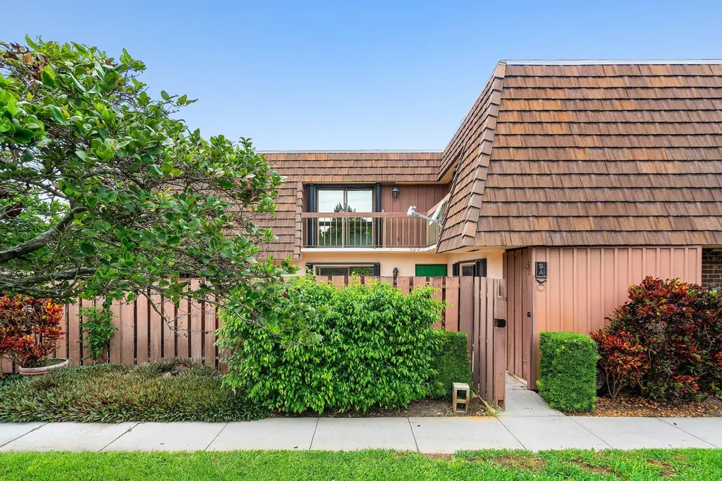 9 Atrium Cir Unit A