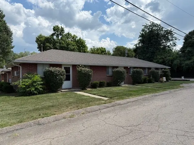 100-108-112 E Nottingham Rd