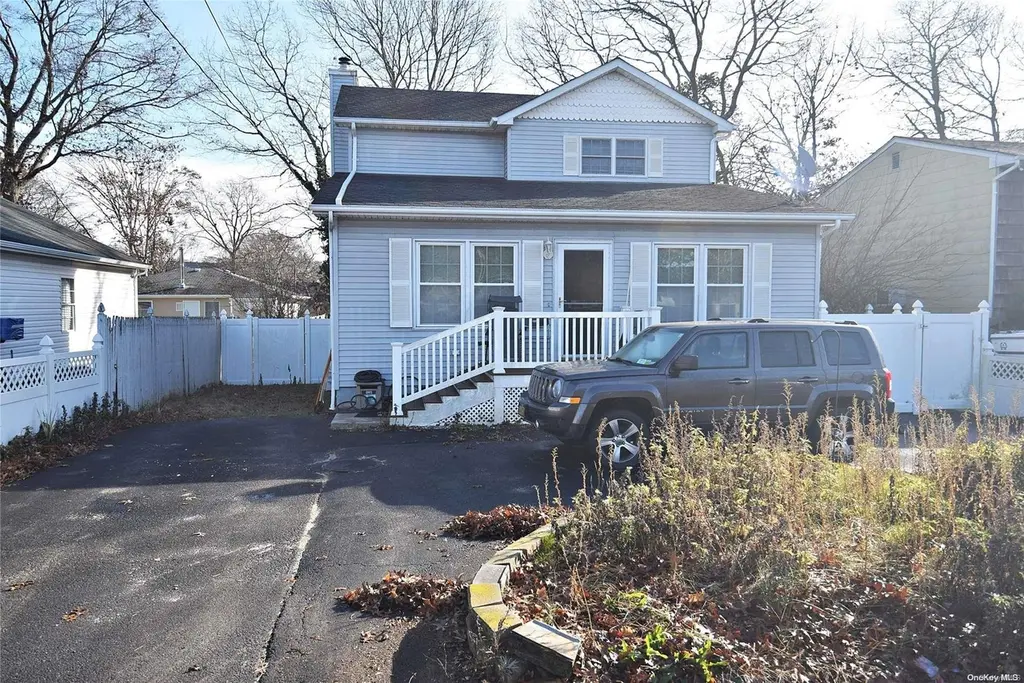309 William Floyd Pkwy