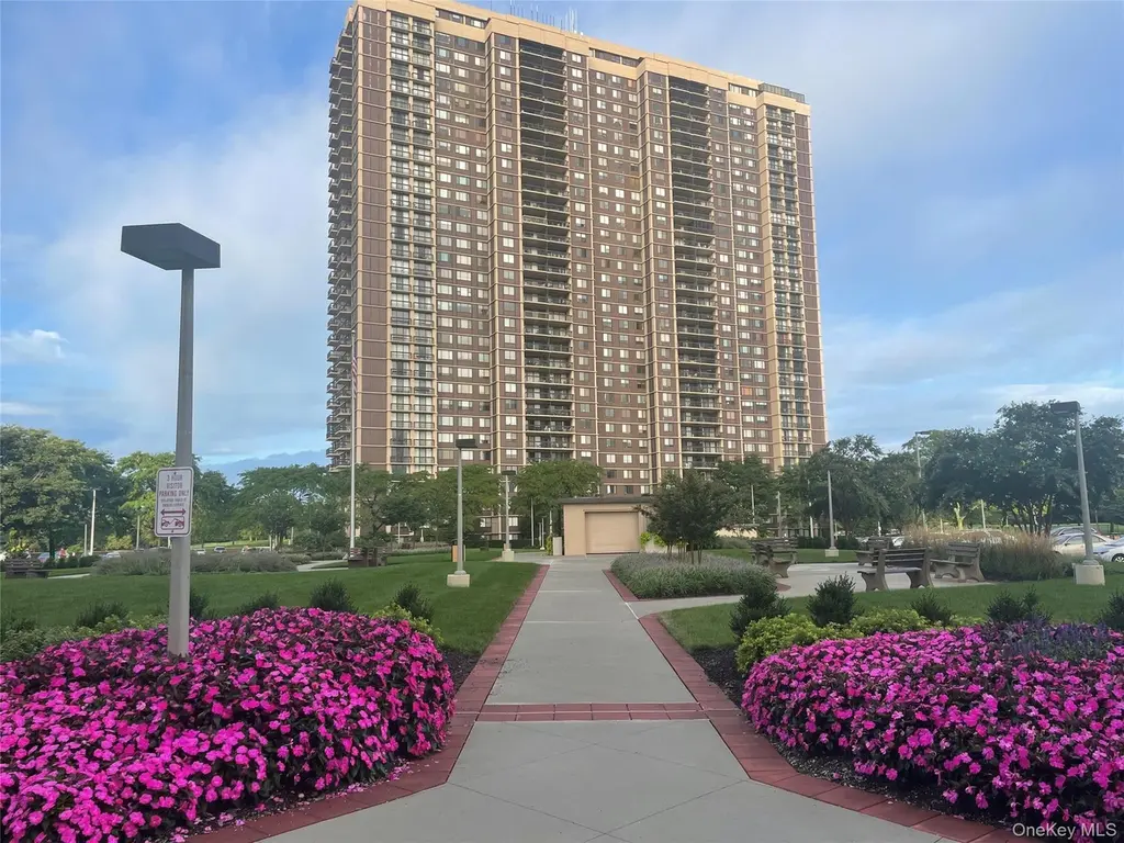 27010 Grand Central Pkwy Unit 4M