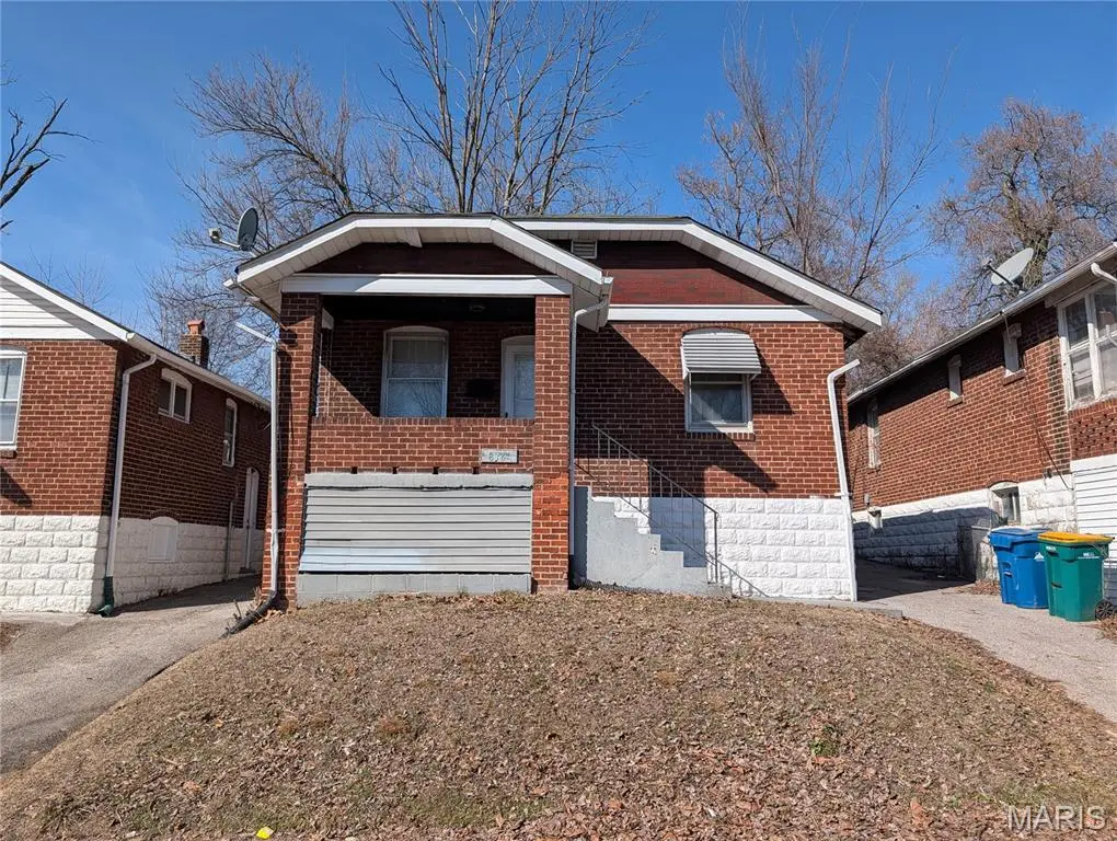 8363 Eton Pl