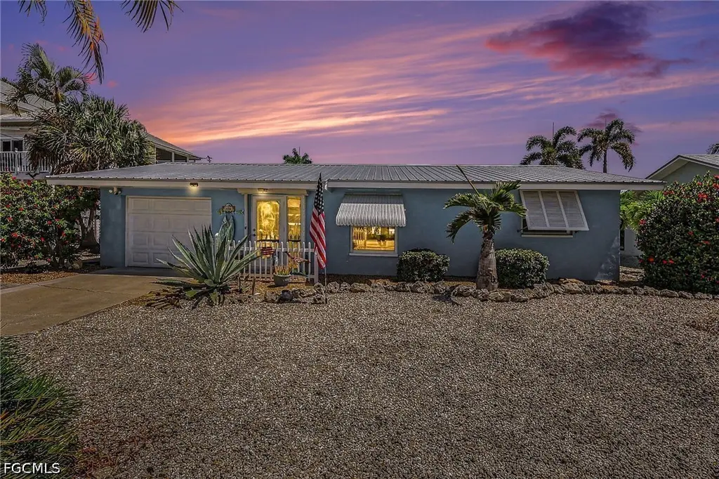 3608 Rita Ln
