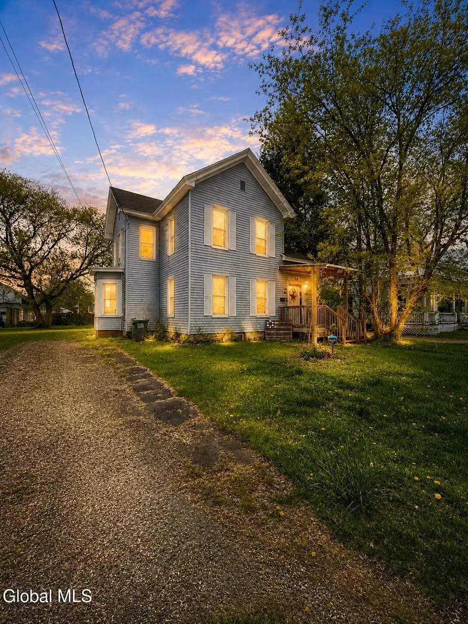 16 River St