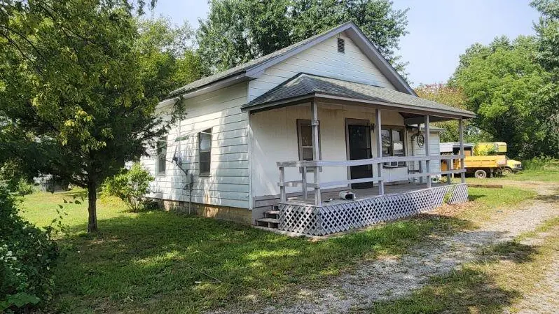 803 W Country Rd