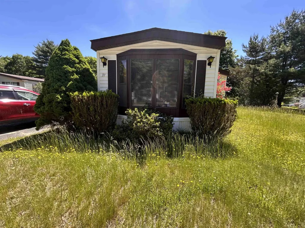 37 Monadnock Dr