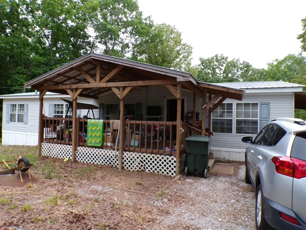 1220 Blue Rd