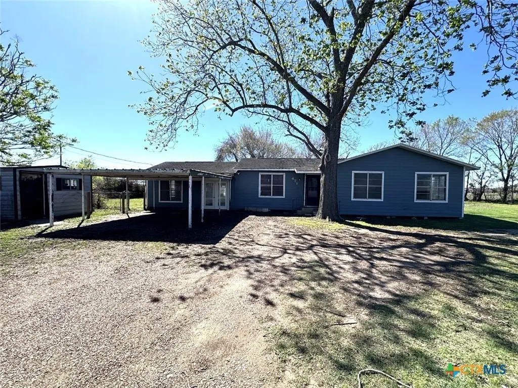 471 Old Goliad Rd