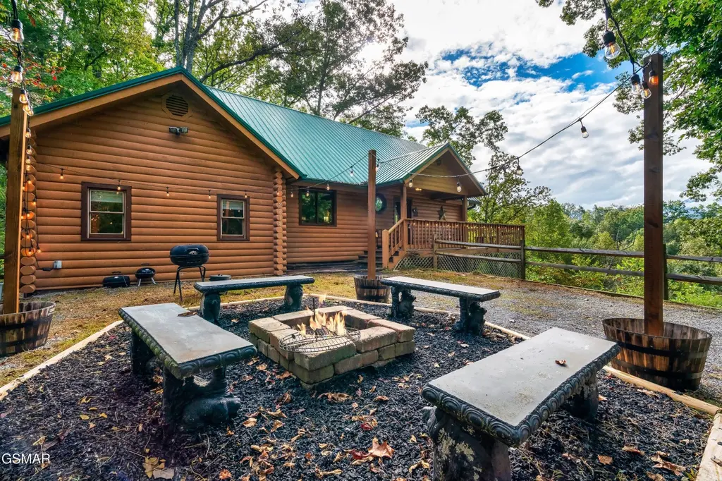 2314 Backwoods Way