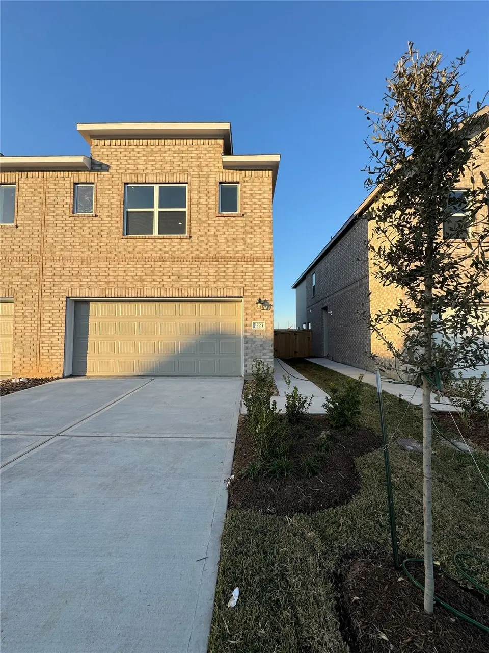2151 Salinas Dr