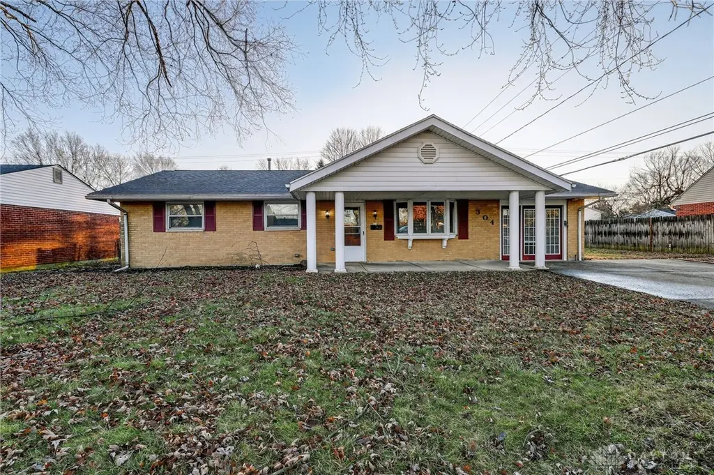 304 Applegate Rd