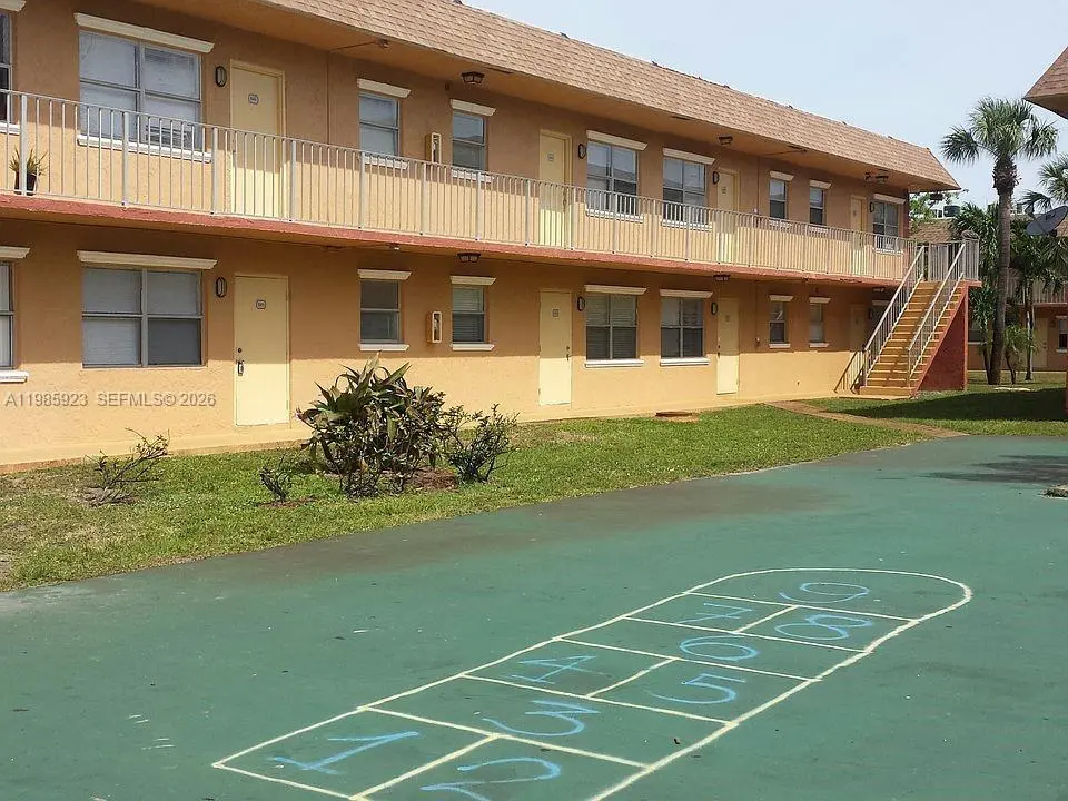 101 NE 41st St Unit E73